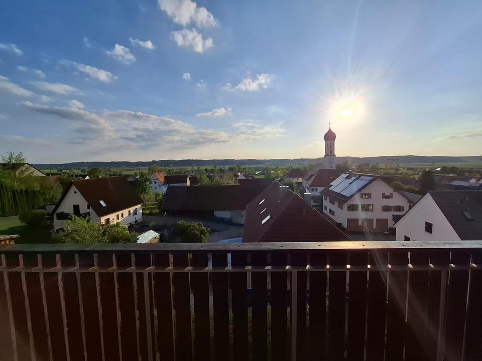 Thumbnail-Helle AltbauDachgeschoss Wohnung mit Balkon