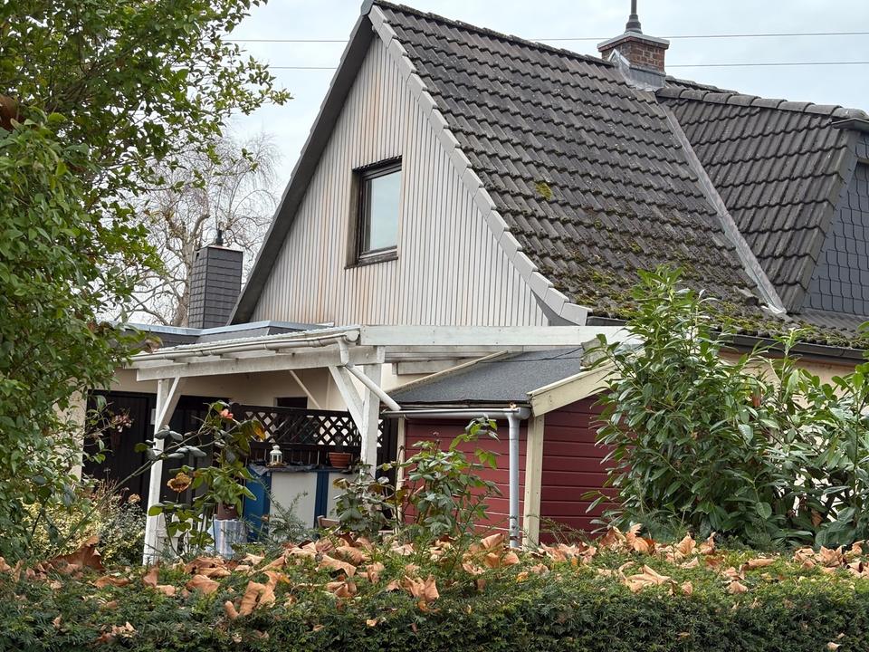 Thumbnail-Charmantes Doppelhaus, gr. Grundstück, Wintergarten, 2 Wohnungen