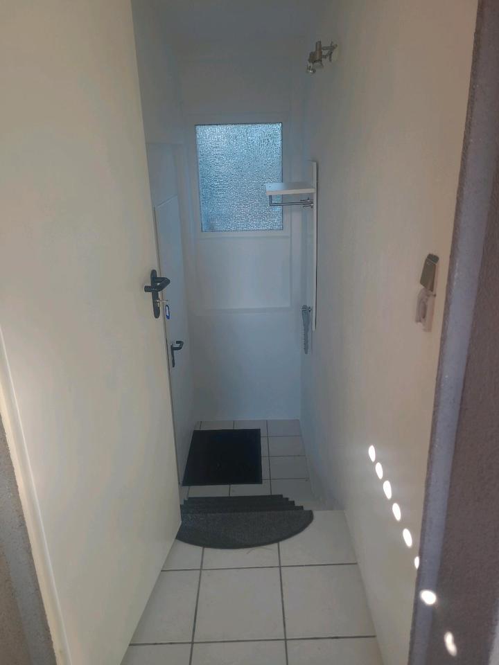 Thumbnail-1-2 Zimmer Souterrain-Wohnung mit seperatem Eingang ca. 40 qm