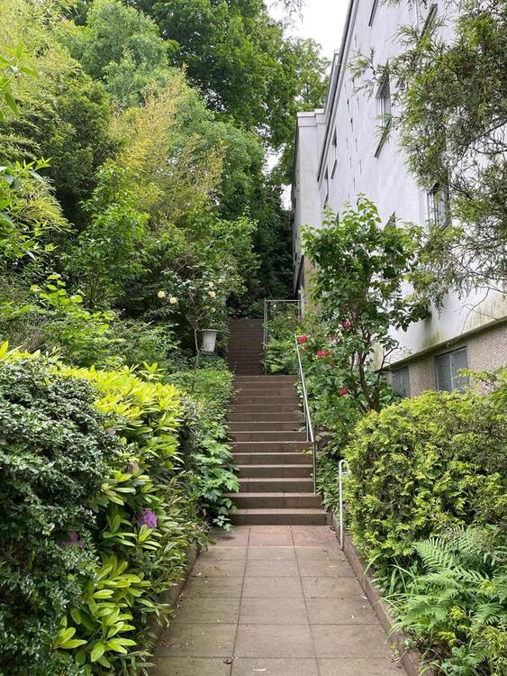 Thumbnail-Ruhige 2-Zimmer-Wohnung (80 m2) mit Balkon und Garage, Rotenbühl