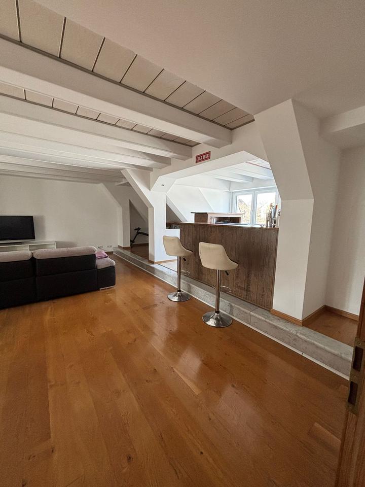 Thumbnail-Großzügige 4-Zimmer Dachgeschosswohnung zu vermieten