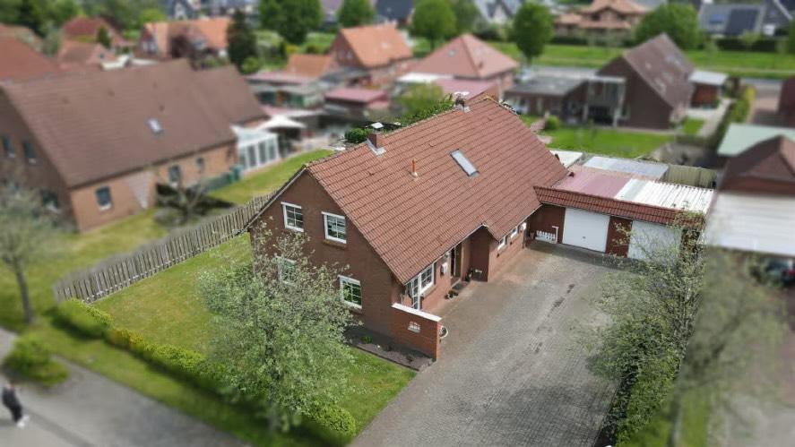 Thumbnail-Einfamilienhaus Mehrfamilienhaus Friesenhaus mit Garagen