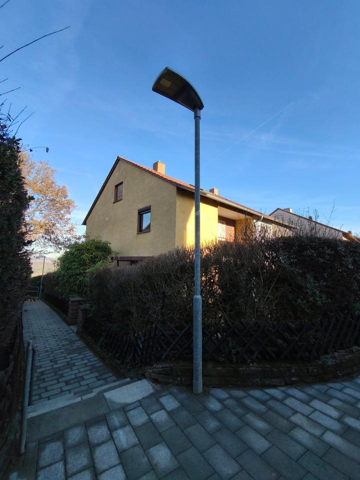 Thumbnail-Charmante Doppelhaushälfte mit herrlichem Ausblick und 5,5 Zimmer