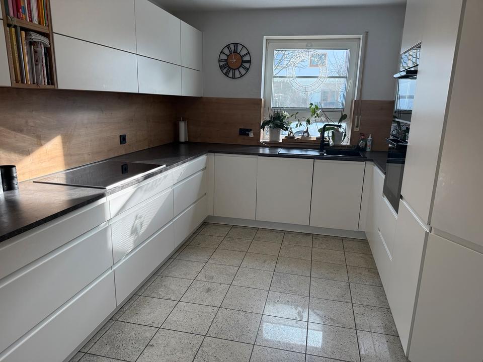 Thumbnail-Doppelhaushälfte in ruhiger und zentraler Lage- Rommelshausen