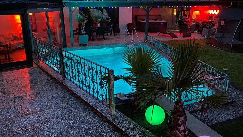 Thumbnail-Exklusives Architektenhaus mit Pool, Sauna & Wintergarten