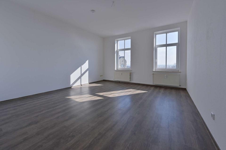 Thumbnail-Gepflegte 3-Raumwohnung in Hohenstein-Ernstthal – 66 m², mit Aufzug und ruhiger Wohnlage