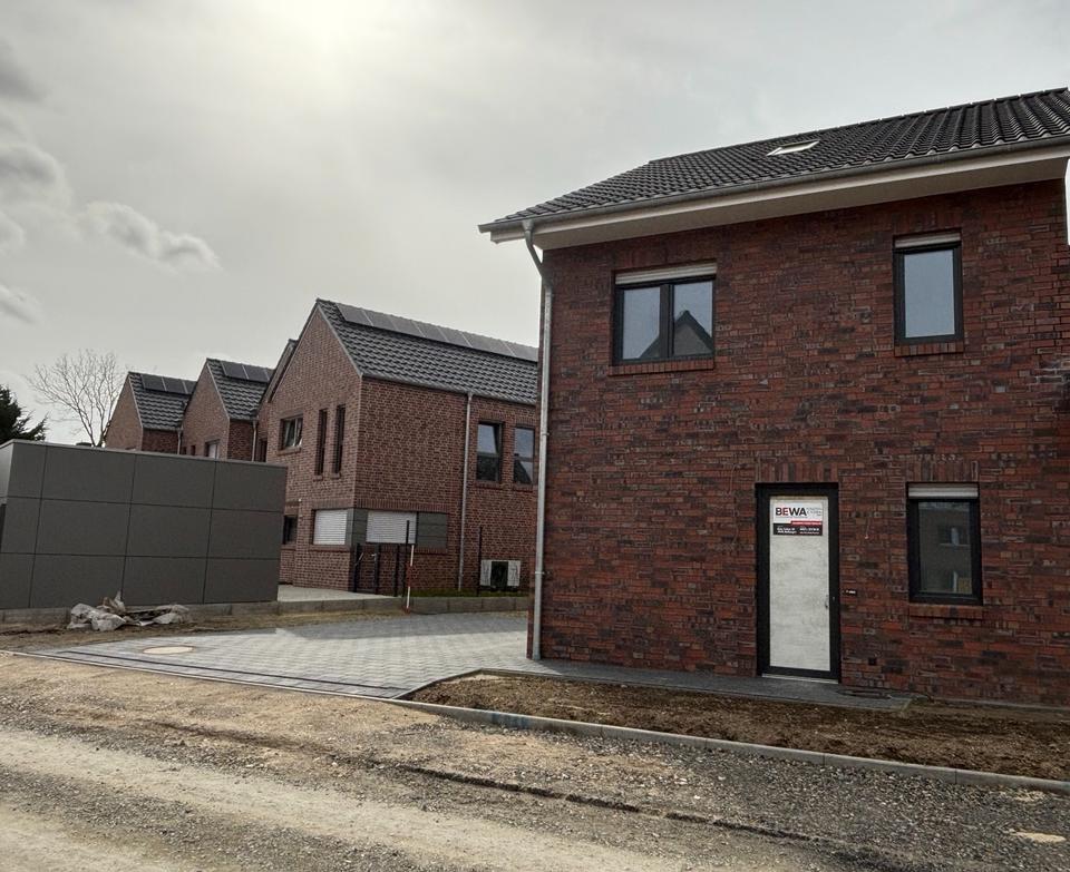 Thumbnail-ANFRAGESTOPP! Exklusive Neubau-Doppelhaushälfte (KfW 40)