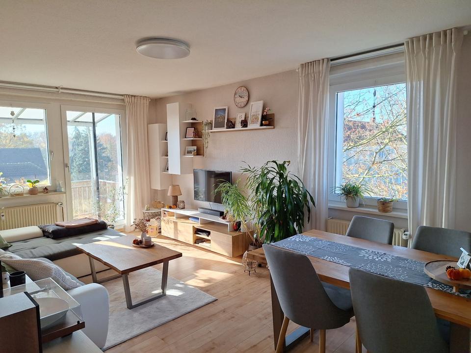 Thumbnail-4-RW im 2.OG mit Balkon in freundlicher, grüner Dorflage