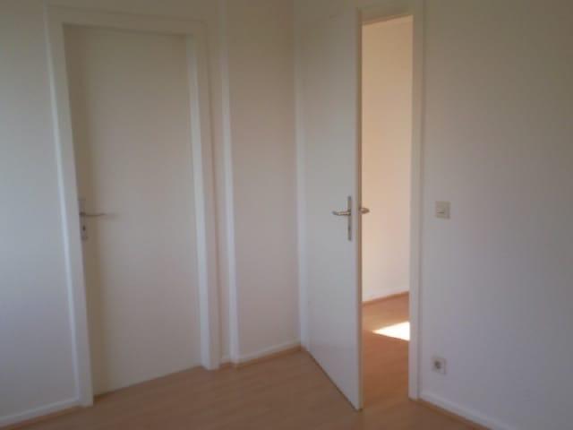 Thumbnail-70qm lichtdurchflutete Dachgeschoss Wohnung DG