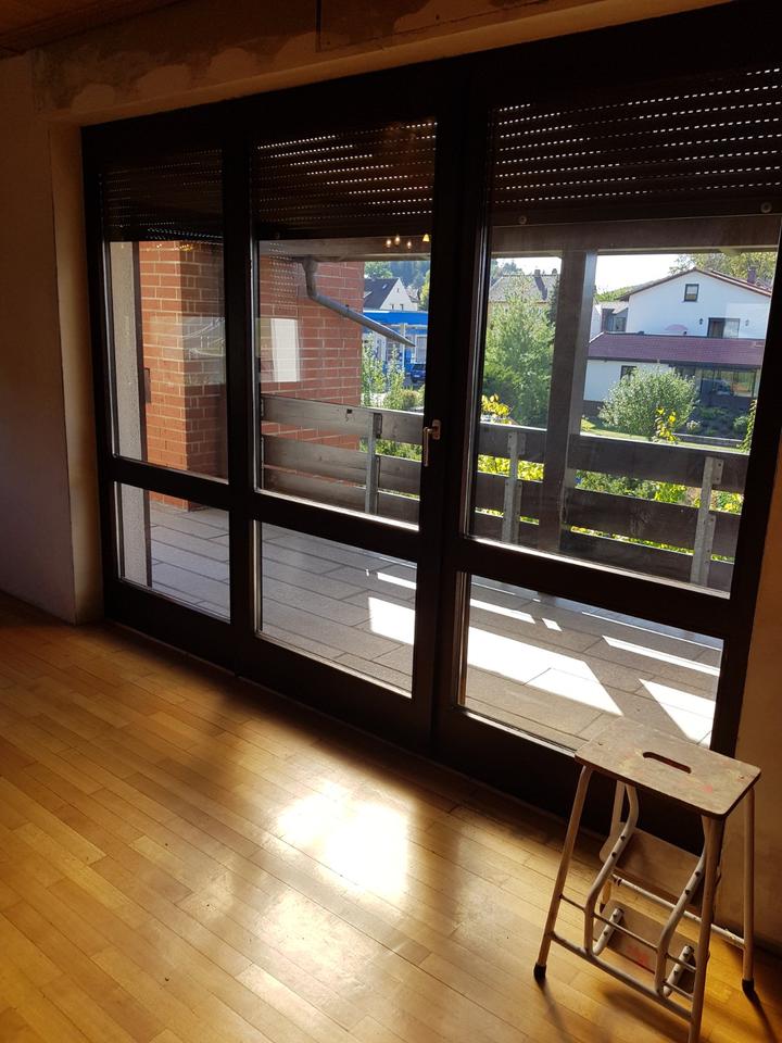 Thumbnail-Großzügige 3,- Zimmer-Wohnung