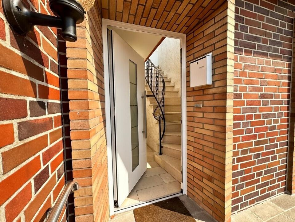 Thumbnail-Ruhige 3-Zimmer Dachgeschosswohnung im Zweifamilienhaus mit separatem Eingang