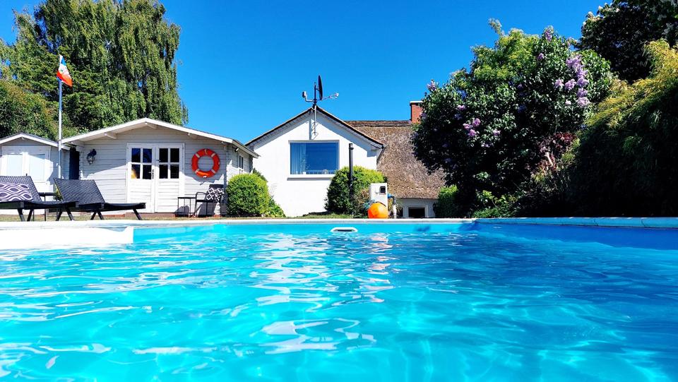 Thumbnail-Exklusive Ostsee-Reetkate am Meer, Hunde herzlich willkommen, ruhige Alleinlage in Strandnähe, Ferienhaus nahe Lübeck Heiligenhafen Fehmarn, Last Minute Angebote, Ferienwohnung