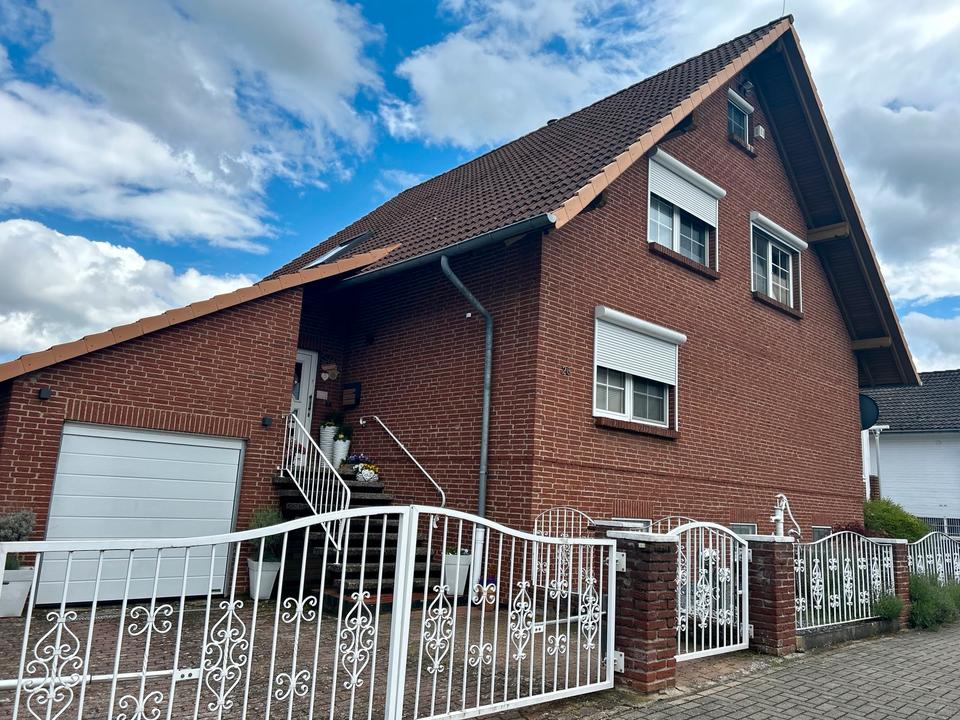 Thumbnail-Top gepflegtes Einfamilienhaus in Feldrandlage mit Wintergarten