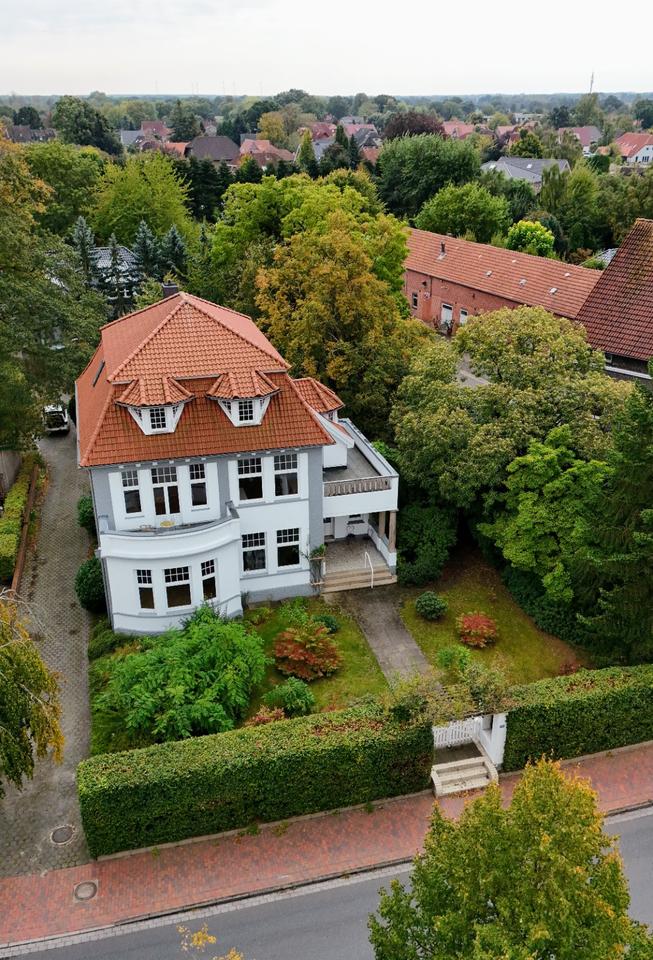 Thumbnail-Jugendstil-Villa, modern saniert, großer Garten, zentral in Apen