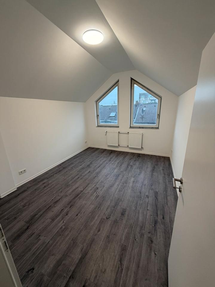 Thumbnail-Frisch sanierte 3 Zimmer Wohnung ( Erstbezug )