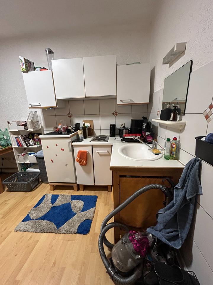 Thumbnail-Günstiges möbliertes 1-Zimmer in sehr guter zentraler Lage Perfek