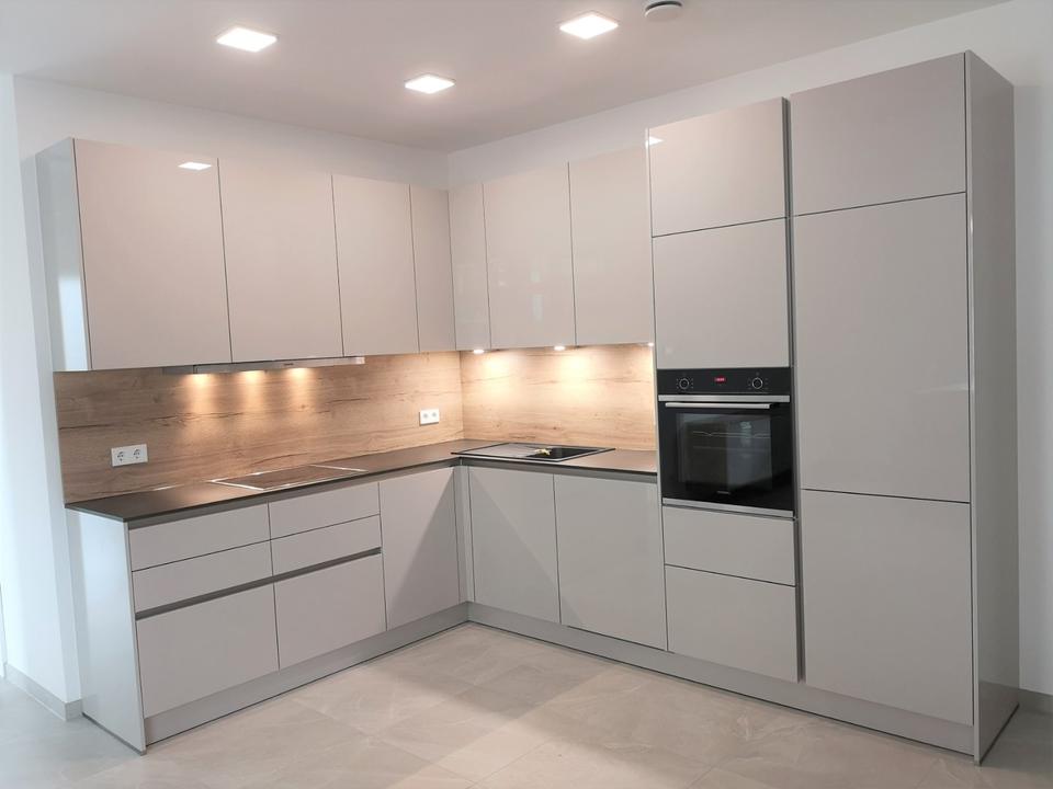 Thumbnail-2,5 Zimmerwohnung mit Loggia und Tiefgarage inkl. Ladestation