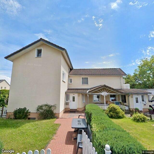 Thumbnail-Freistehendes 3 Familienhaus mit Top Rendite