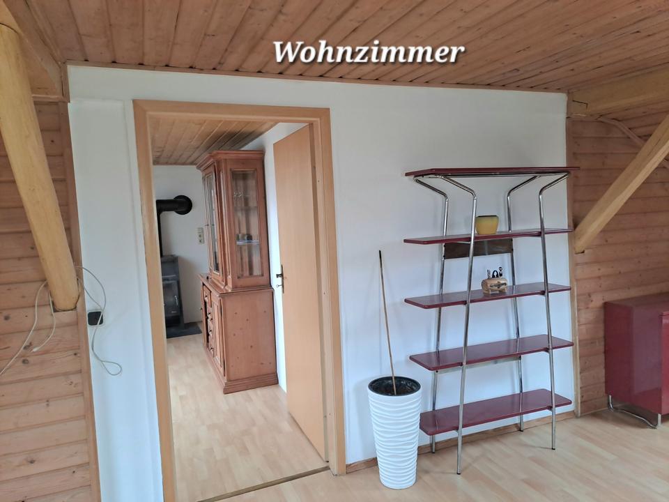 Thumbnail-gemütliche DG-Wohnung 4 Zimmer, EBK, Bad, teilmöbliert