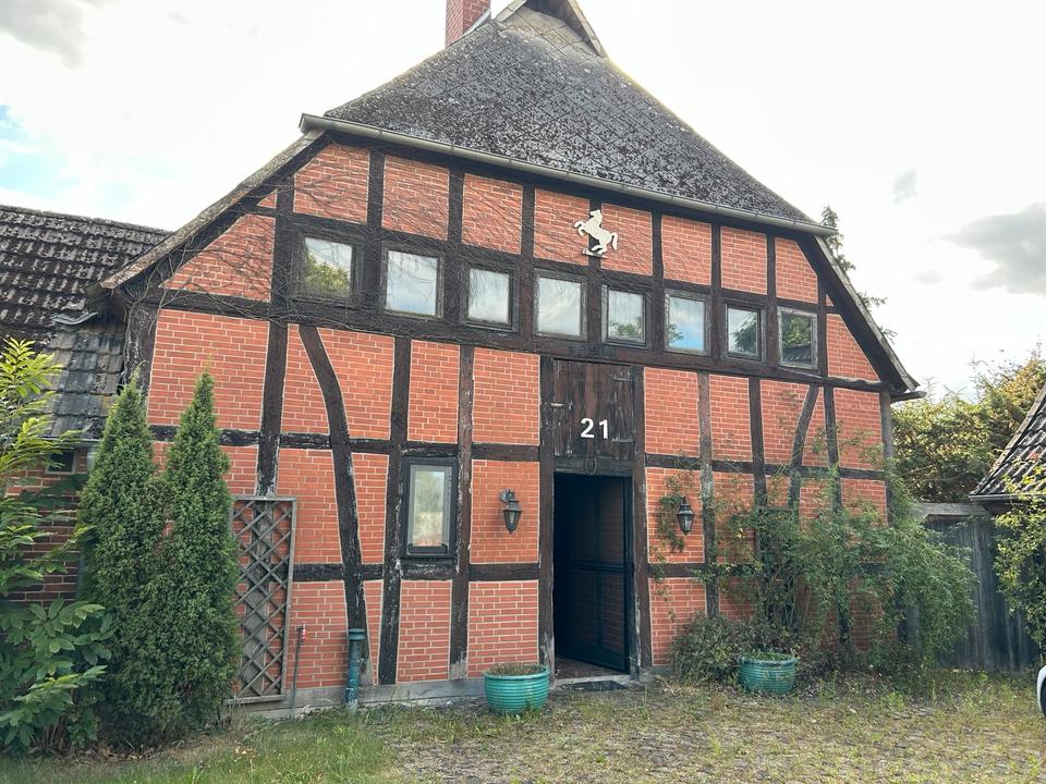 Thumbnail-Schönes altes Fachwerkhaus mit Nebengebäude auf großem Grundstück