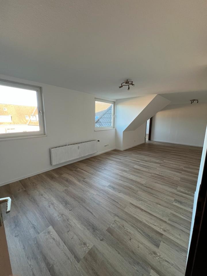 Thumbnail-Erstbezug nach Renovierung 2 Zimmer DG Wohnung