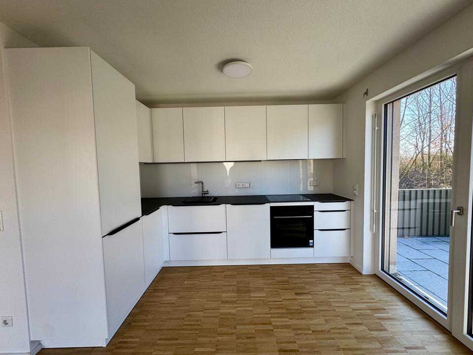 Thumbnail-Moderne 4-Zimmer-Wohnung mit Balkon