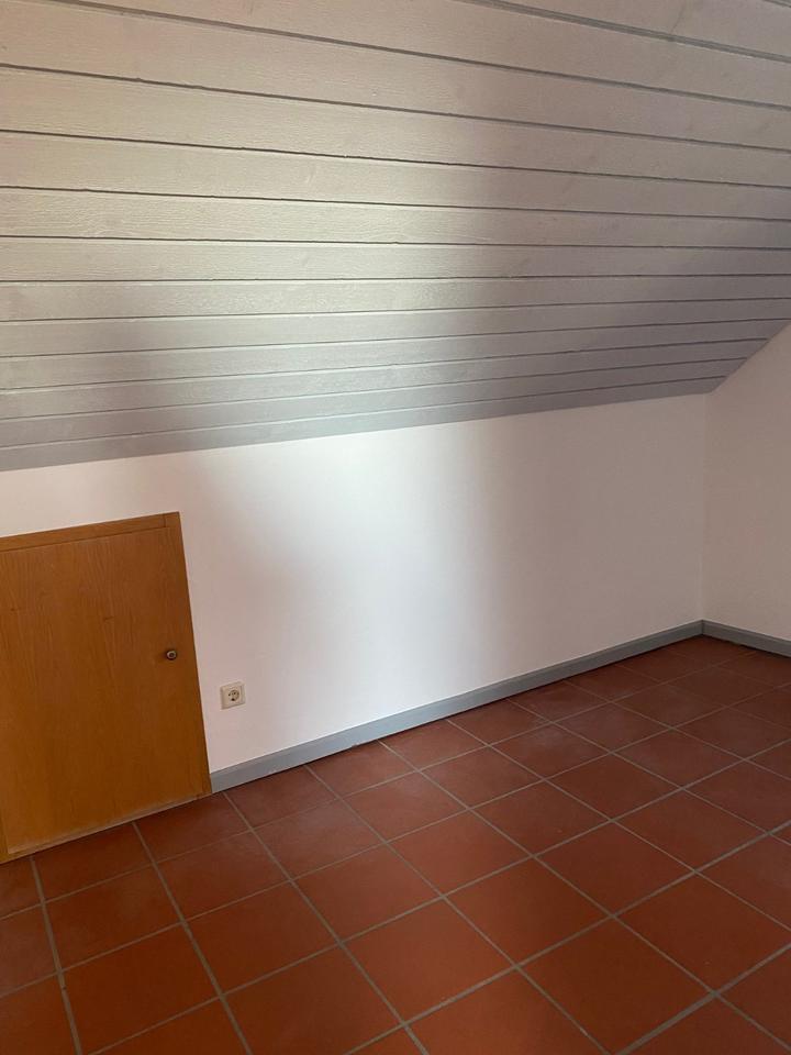 Thumbnail-Schöne 3 Zimmer Wohnung mit Aussicht in Würzburg-Oberdürrbach