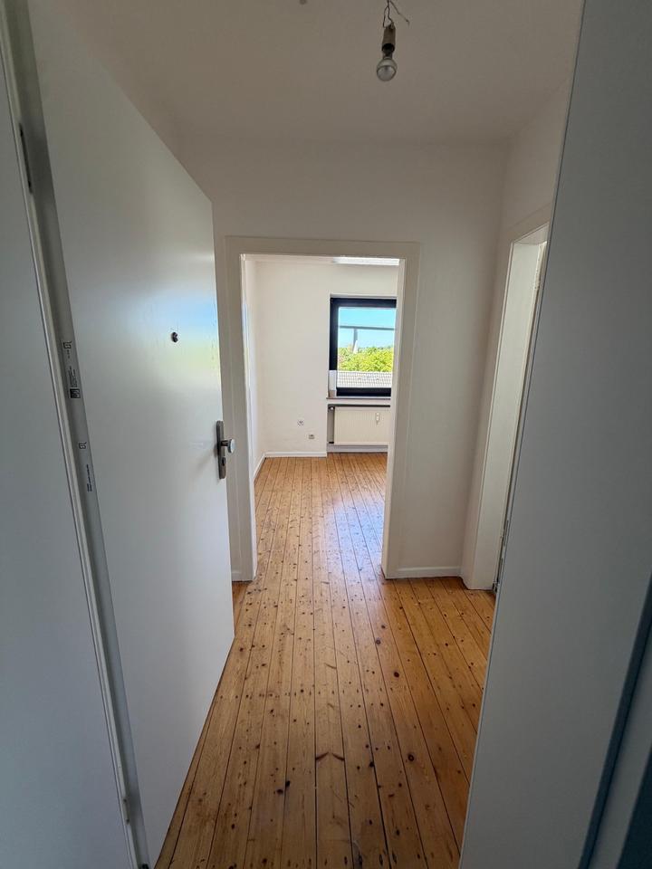 Thumbnail-Charmante 1 Zimmer DG-Wohnung in Mülheim-Mintard