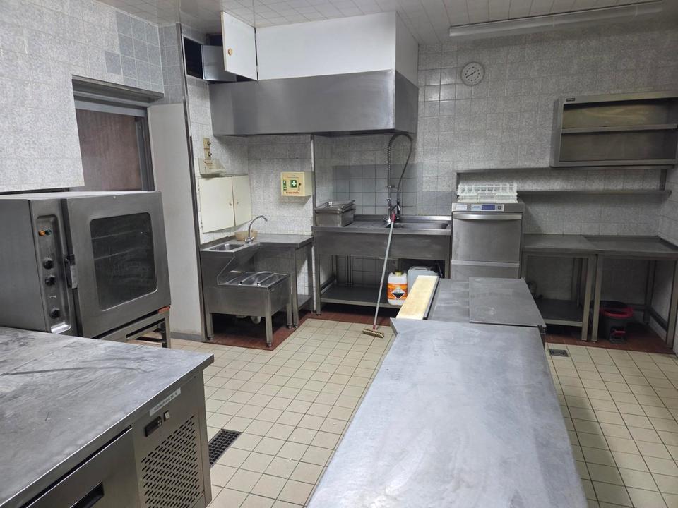 Thumbnail-Gewerbliche Gastroküche zu vermieten – inkl. zusätzlichem Gastraum (BüroLager)