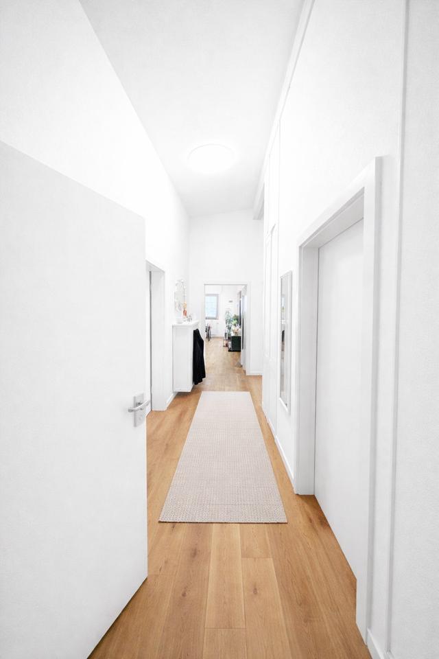 Thumbnail-Großzügige 3 Raum Wohnung in ruhiger Lage mit großer Terrasse