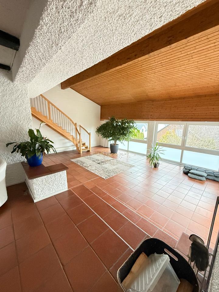 Thumbnail-Große 190 qm 4,5- Zi Maisonette WHG Haus im Haus, Terasse, Garage