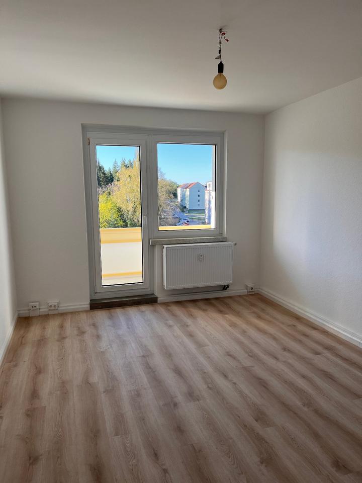 Thumbnail-Charmante 3-Zimmer-Wohnung mit Einbauküche im ruhigen Wohnviertel von Neustrelitz | Dr-Schwentner-Str. 81
