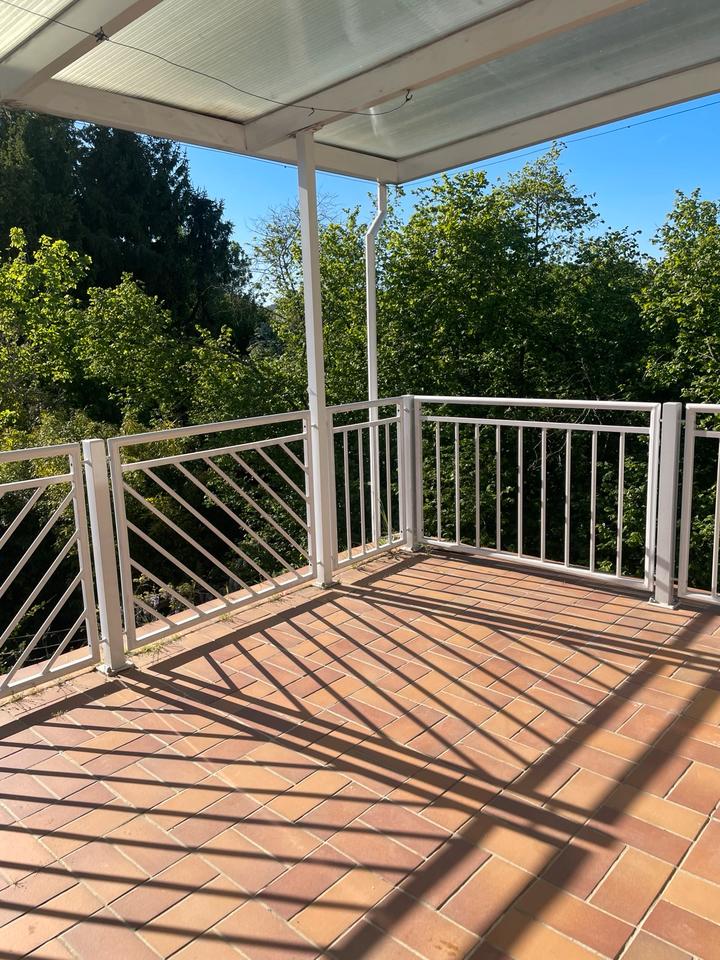 Thumbnail-Charmante Altbauwohnung mit Balkon und Einbauküche