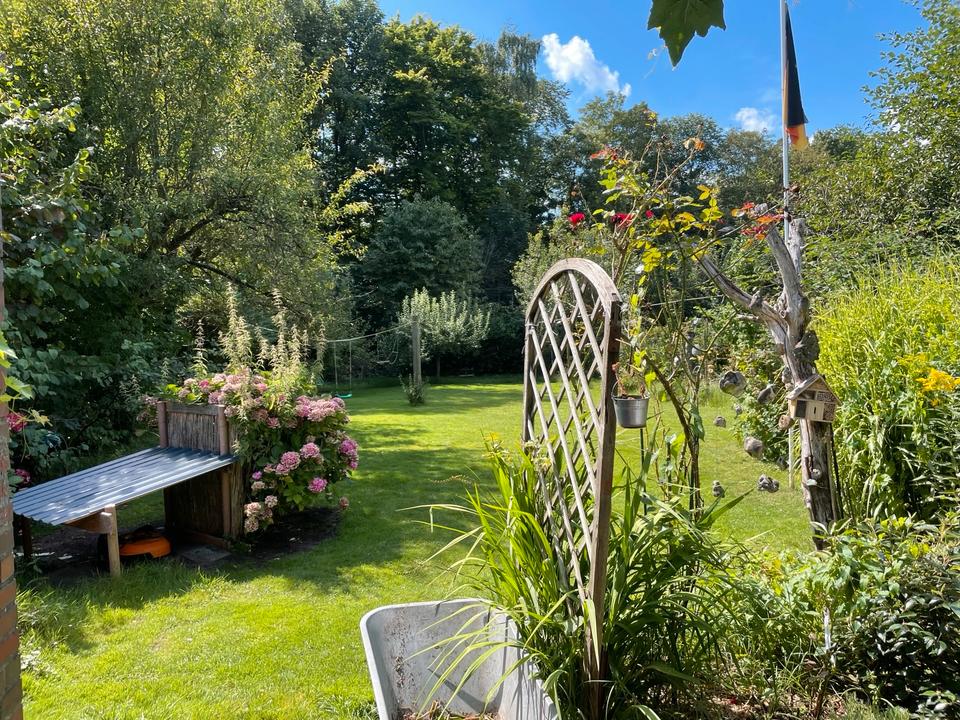 Thumbnail-Einfamilienhaus, Bungalow, 1101qm Grundstück, 141qm Keller!