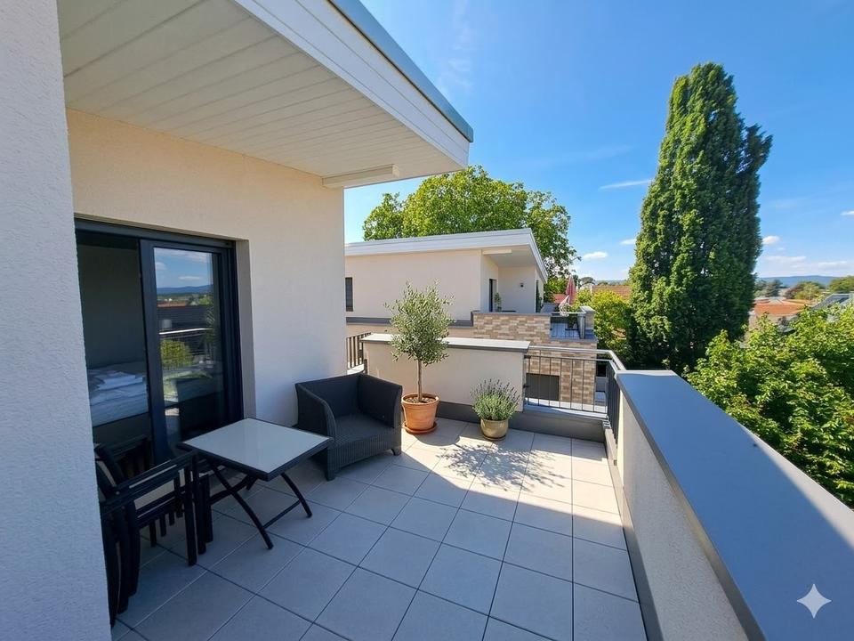 Thumbnail-Moderne 2-Zimmer-Penthouse-Wohnung mit Dachterrasse, Balkon, TG-Platz & Weitblick in Mainz-Finthen