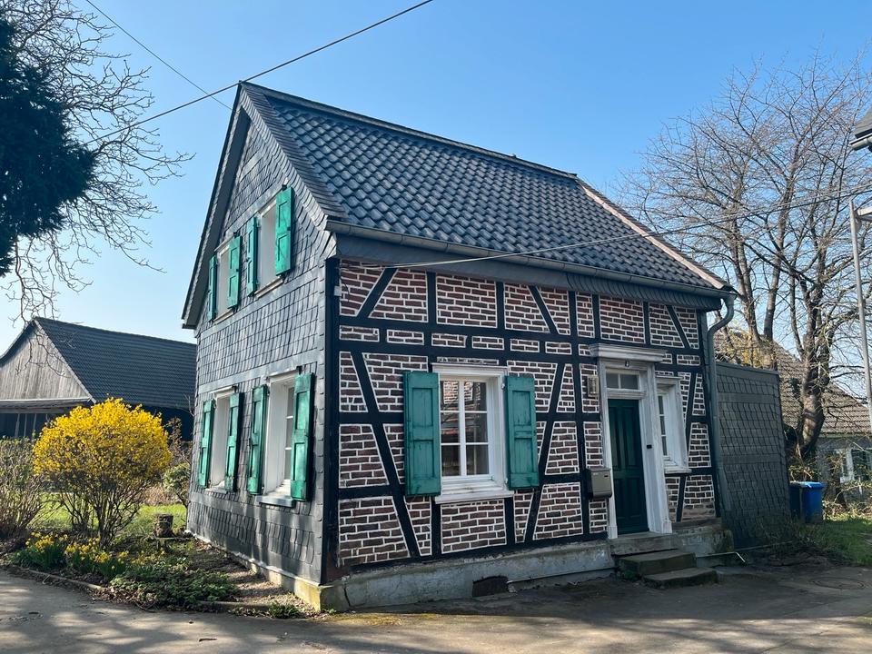 Thumbnail-Freistehendes Einfamilienhaus in Leichlingen zu vermieten