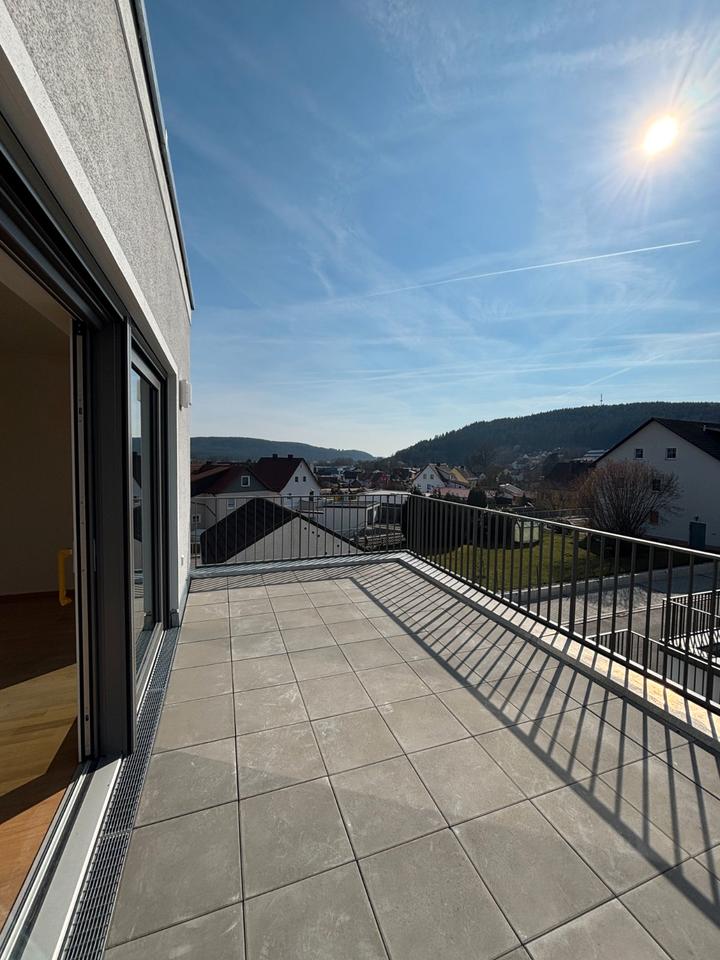 Thumbnail-Moderne 3-Zimmer-Neubau Wohnung mit Balkon in Nabburg (KfW 40NH)