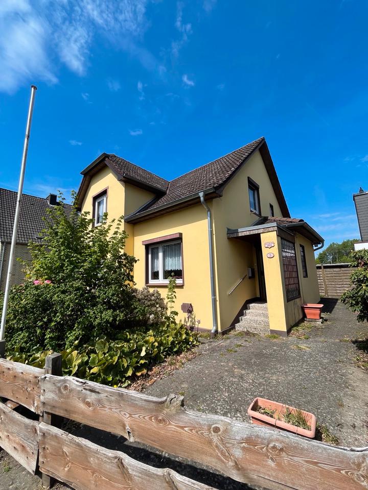 Thumbnail-Altes möbliertes Einfamilienhaus zu vermieten in 22885 |befristet
