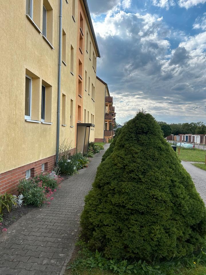 Thumbnail-Möblierte 2-Zimmer Wohnung in gepflegter Wohnanlage zu vermieten