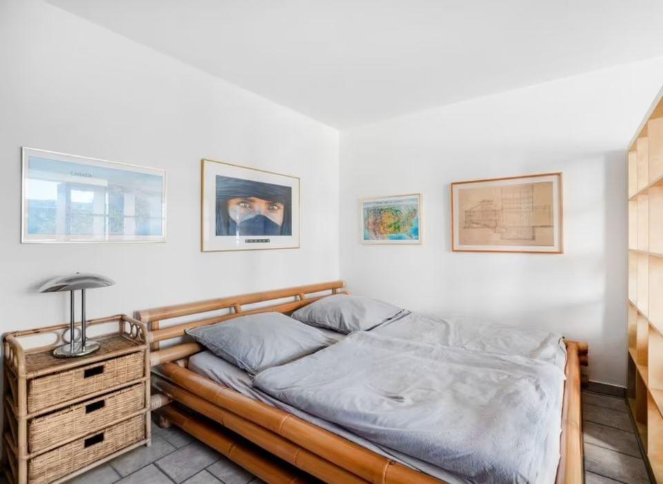 Thumbnail-Geräumige, gepflegte, möbilierte 1-Zimmer-Wohnung mit Loggia