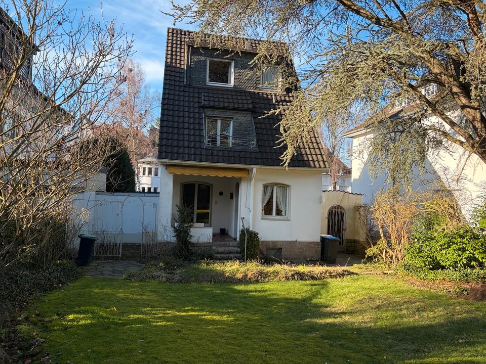 Thumbnail-Freistehendes EFH in bester Lage des Aachener Südviertels