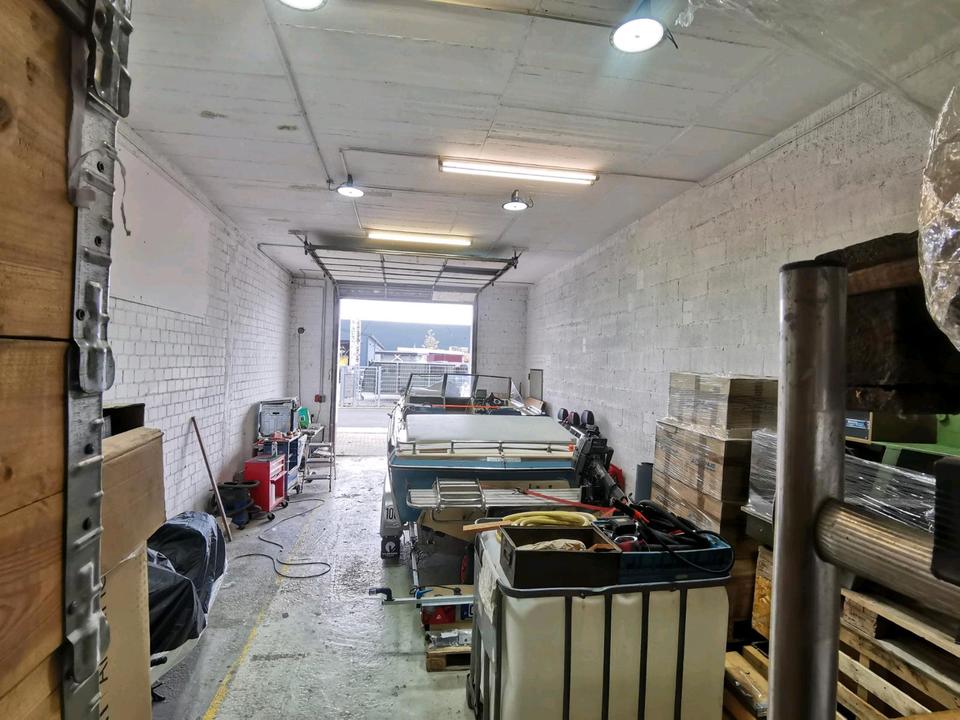 Thumbnail-Kleine Halle mit Büro