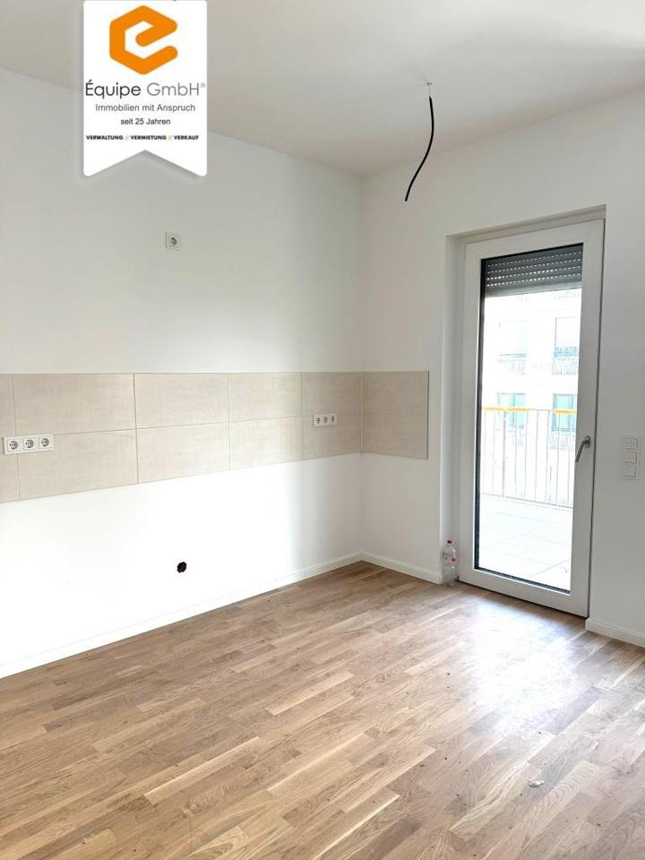 Thumbnail-Lichtdurchflutete 4-Raumwohnung im Dachgeschoss direkt an der Elbe wartet auf Sie!