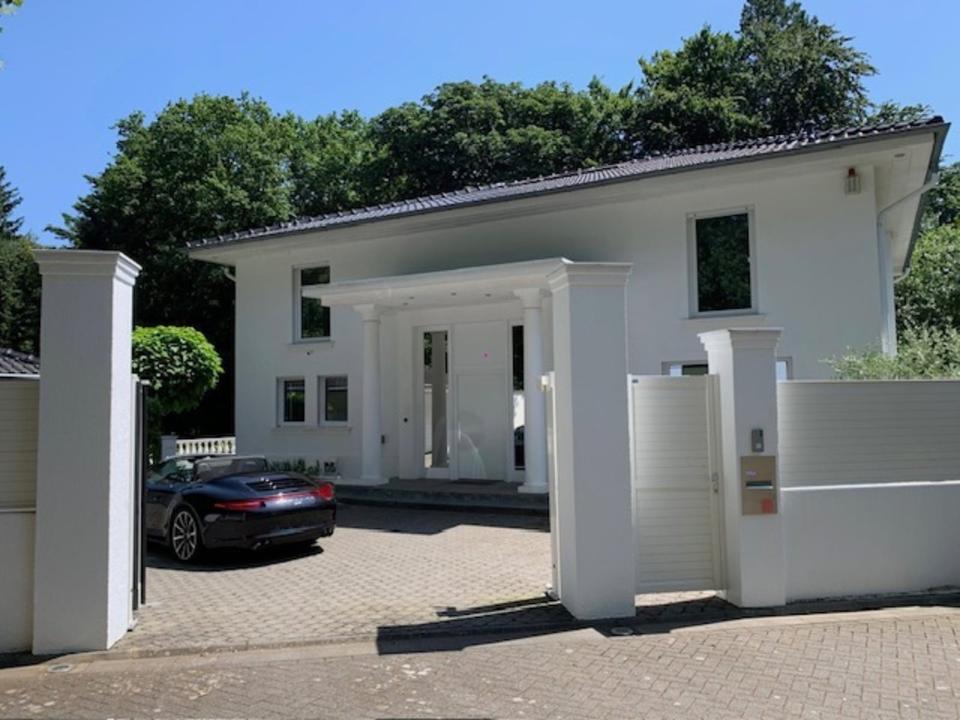 Thumbnail-VILLA MIT TRAUMGARTEN UND POOL - MÖNCHENGLADBACH WINDBERG - PRIVATER TENNISPLATZ - RUHIGE LAGE -