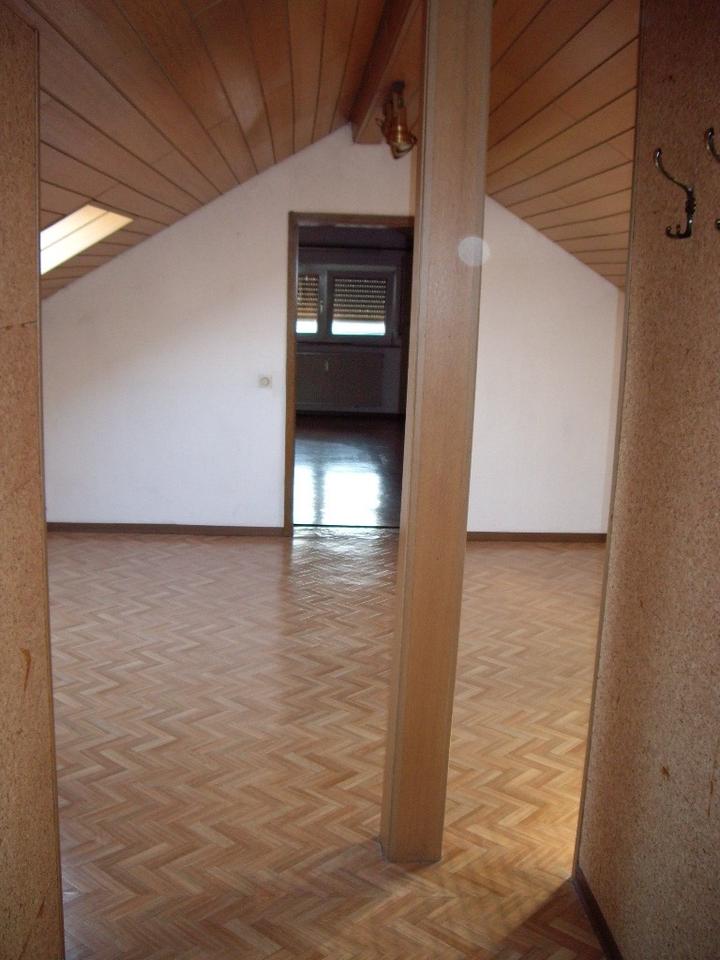 Thumbnail-Gemütliche 2-Zimmer-Dachgeschosswohnung in Bruchköbel