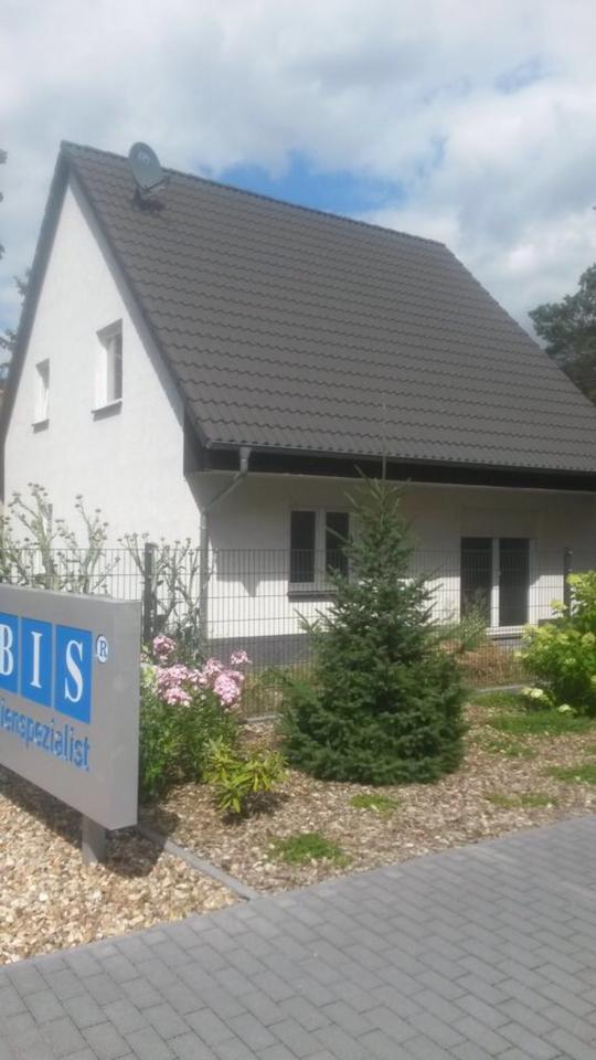 Thumbnail-Einfamilienhaus zu verkaufen. 2 separate Wohnungen sind vertügbar