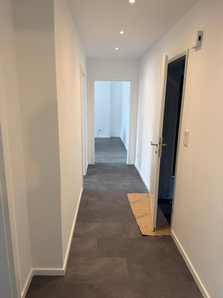 Thumbnail-Kernsanierte helle 2-Zimmer Wohnung - Zentrale Lage Solingen