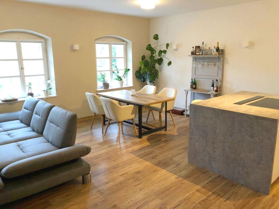 Thumbnail-Vilshofen: Gut geschnittene 2-Zimmer-Wohnung in denkmalgeschütztem Gebäude zu vermieten