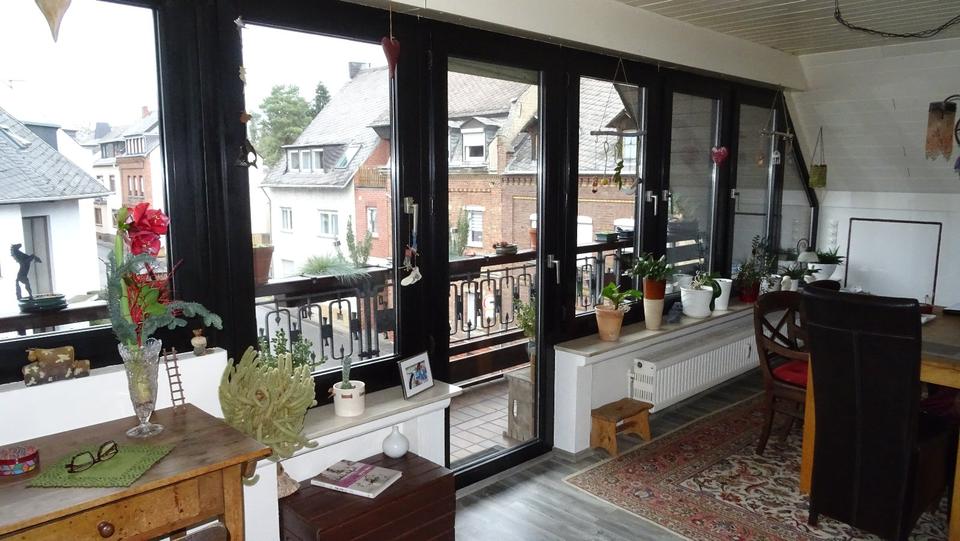 Thumbnail-Attraktive 3-Zimmer-DG-Wohnung mit Balkon und EBK in Koblenz