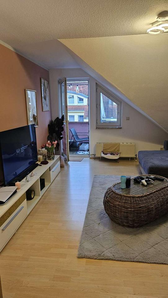 Thumbnail-Schöne Dachgeschosswohnung mit Balkon